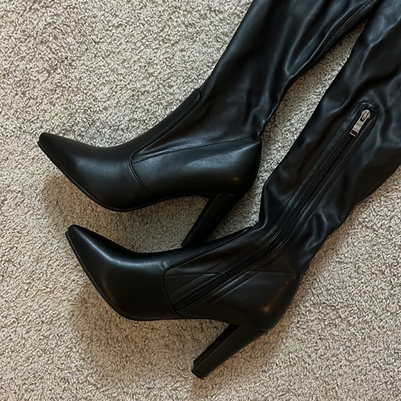 💠SOLD💠 Thigh High Black Boots Size 39 - Picture 2 of 3